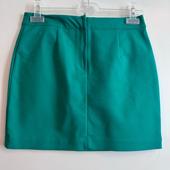 H&M mini skirt. Size 8 - Picture 2 of 3